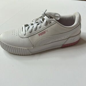 Puma Women’s Carina White Athletic Shoes Size 8